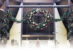 Large Classic Wreath and Garland Building Decorations