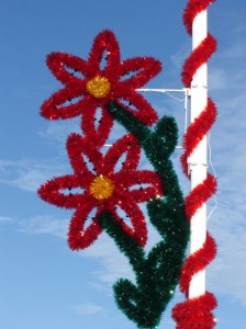 Poisettia Garland Pole Decoration